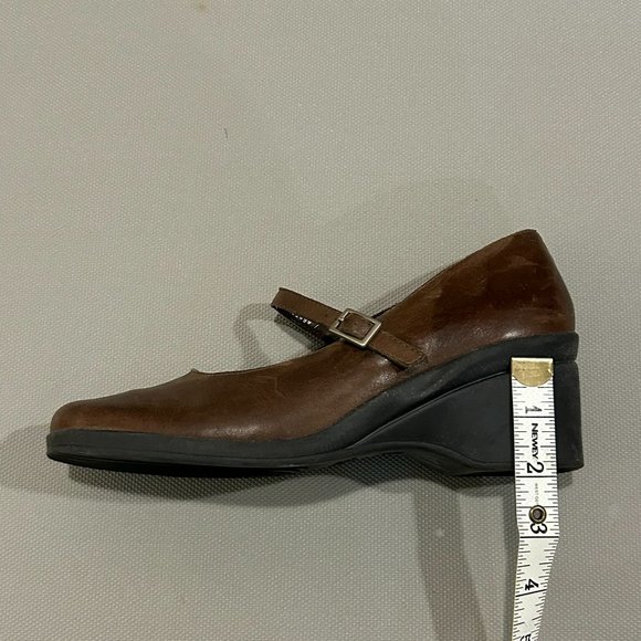 Jessica Vintage Mary Jane Brown Wedges | Size 7 - Picture 6 of 7
